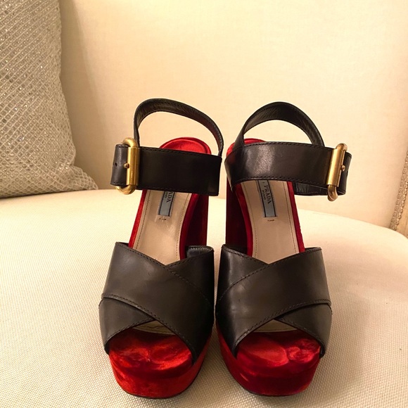 Prada Black and red Velvet and leather sandals 39 perfect for the holidays! - Picture 10 of 11